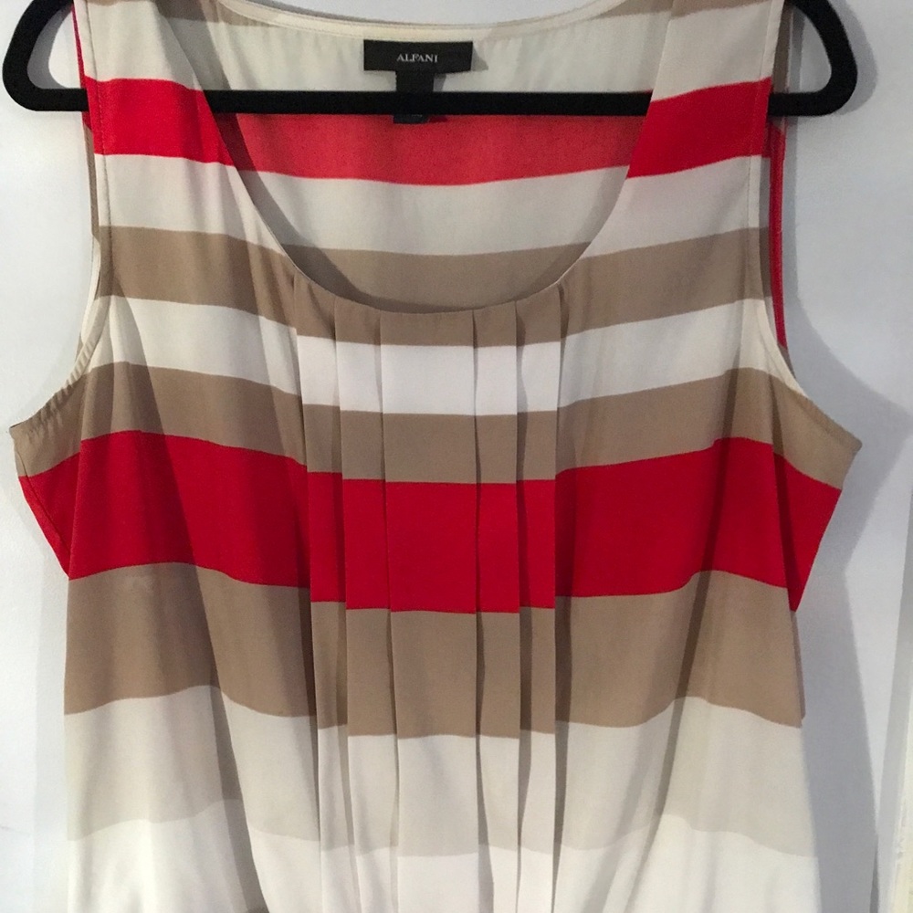 Beautiful Alfani sleeveless blouse. 16 like new cond. feels so silky